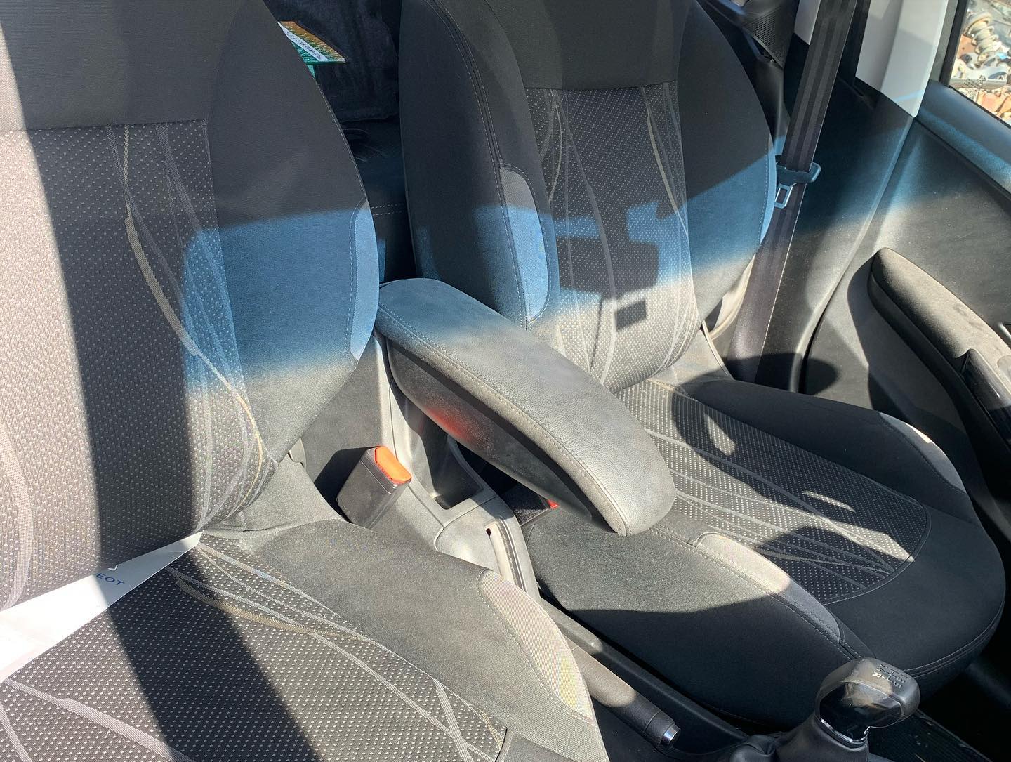 Peugeot 208 por partes