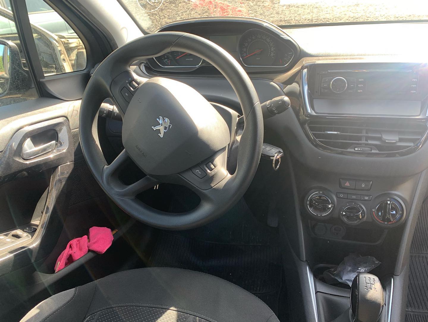 Peugeot 208 por partes